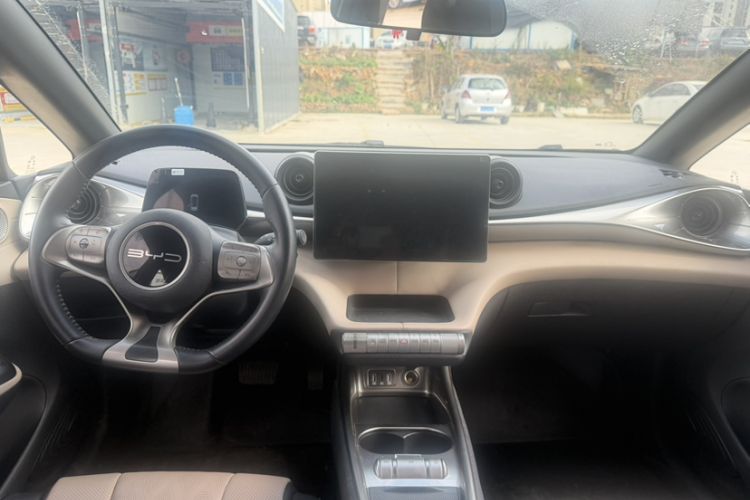 Used BYD Dolphin 2023 420 km Free Version
