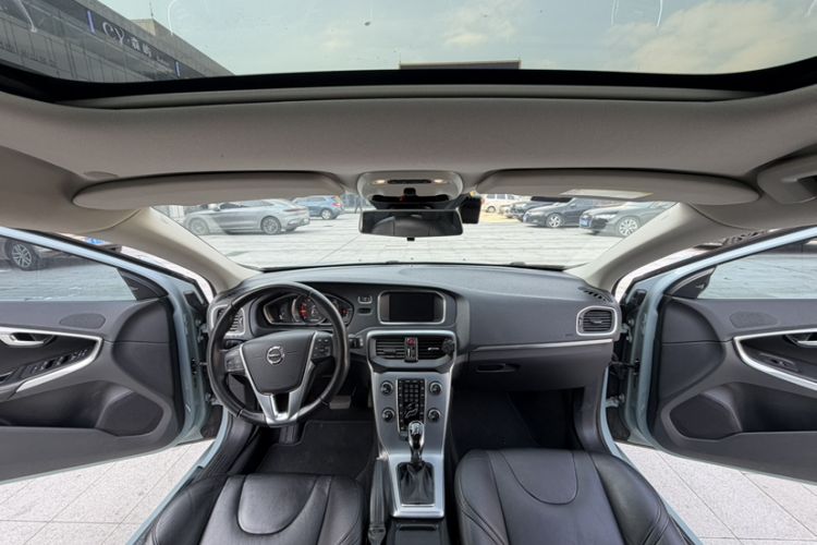 Used Volvo V40 2018 T3 Zhiya Edition