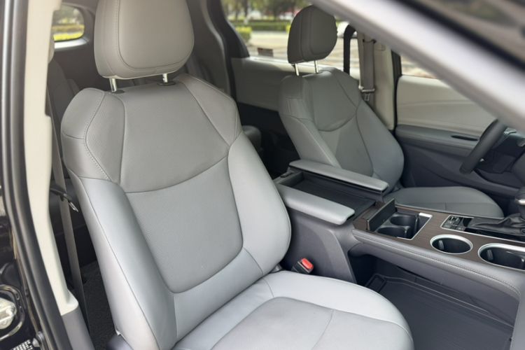 Used Toyota Sienna 2021 2.5L Hybrid Luxury Edition