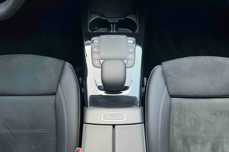 Used Mercedes-Benz A-Class 2022 Revised Version A 200 L Sport Sedan Fashionable Style