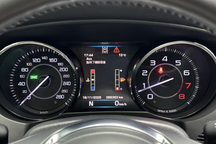 Used Jaguar XE 2015 2.0T 240 PS R-Sport
