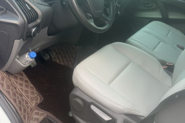 Used Ford Transit 2019 2.0T Diesel Multi-Purpose Commercial Vehicle Short Wheelbase Low Roof 6-Seater China VI Standard