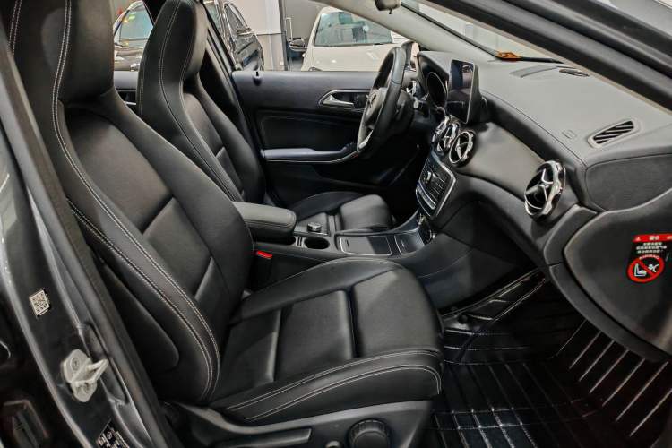 Used Mercedes-Benz GLA 2017 GLA 220 4MATIC Fashion Model
