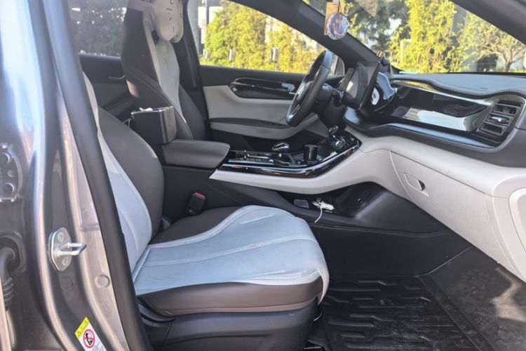 Used BYD Qin PLUS 2024 HONOR Edition DM-i 55KM Leading Model
