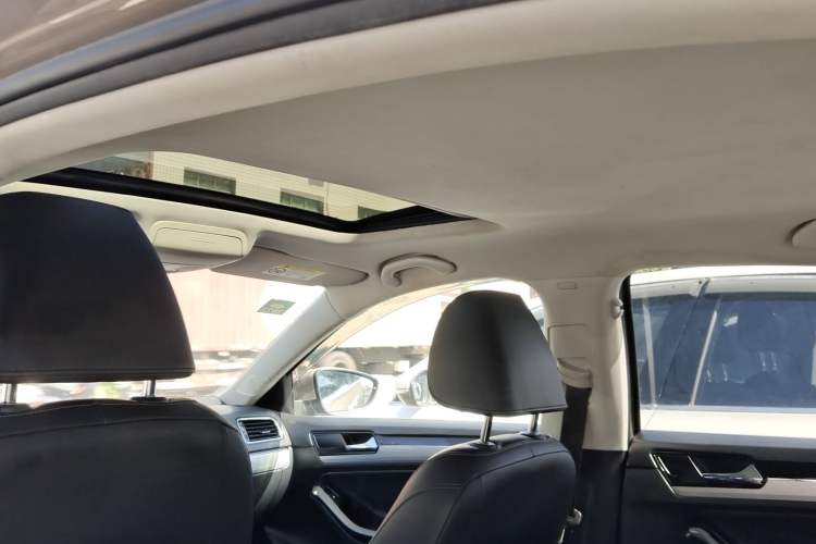 Used Volkswagen Sagitar 2016 230TSI 25th Anniversary Edition
