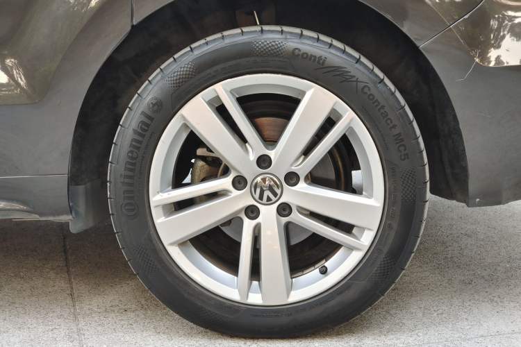 Used Volkswagen Sharan 2015 1.8TSI Comfort Model
