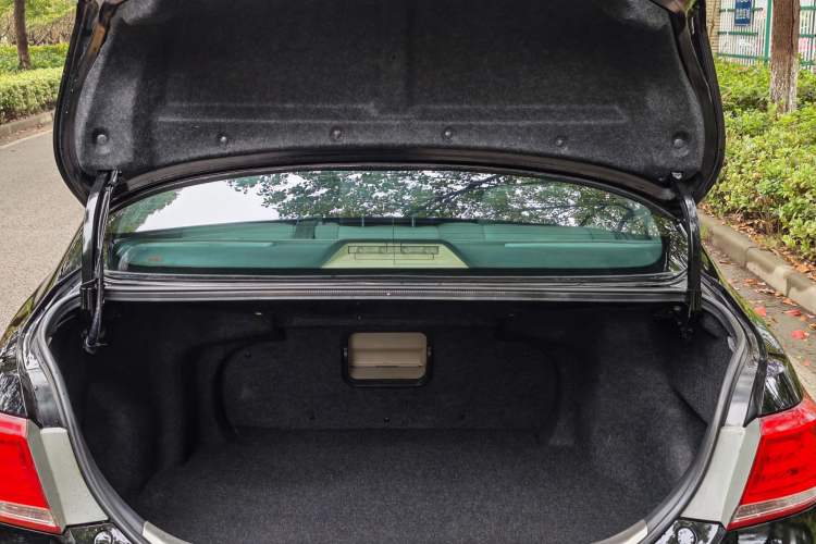 Used Toyota Camry 2013 200G Classic Luxury Edition
