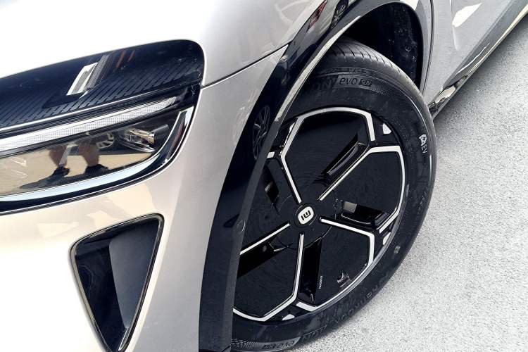 Used  YU7 2025 Ultra-Long Range Rear-Wheel Drive Version
