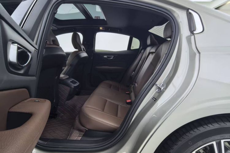 Used Volvo S60 2022 B4 Zhiyuan Luxury Edition
