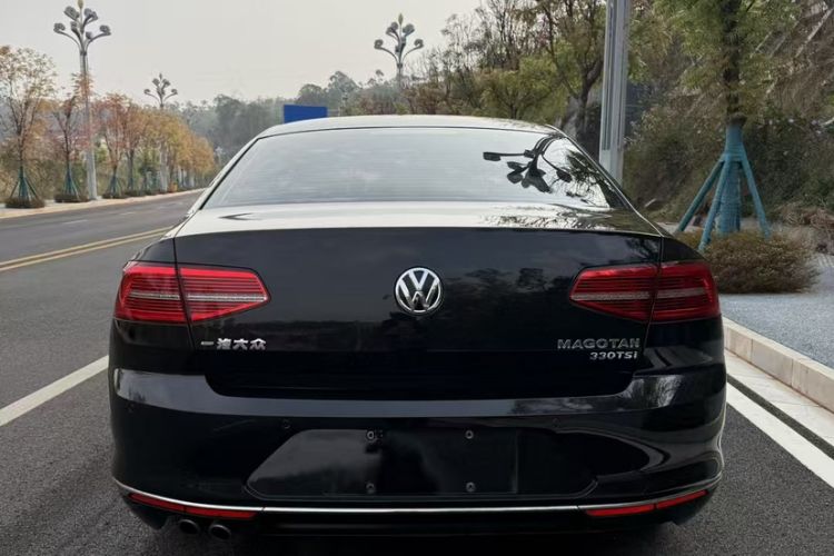 Used Volkswagen Magotan 2018 330TSI DSG Advanced Model
