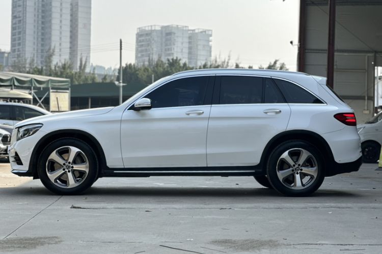 Used Mercedes-Benz GLC 2017 GLC 260 4MATIC Luxury Model
