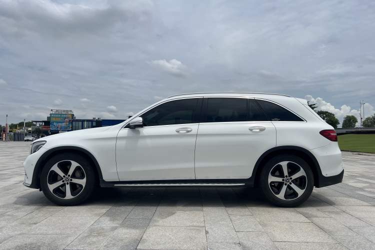 Used Mercedes-Benz GLC 2019 Facelift GLC 260 L 4MATIC Luxury Model

