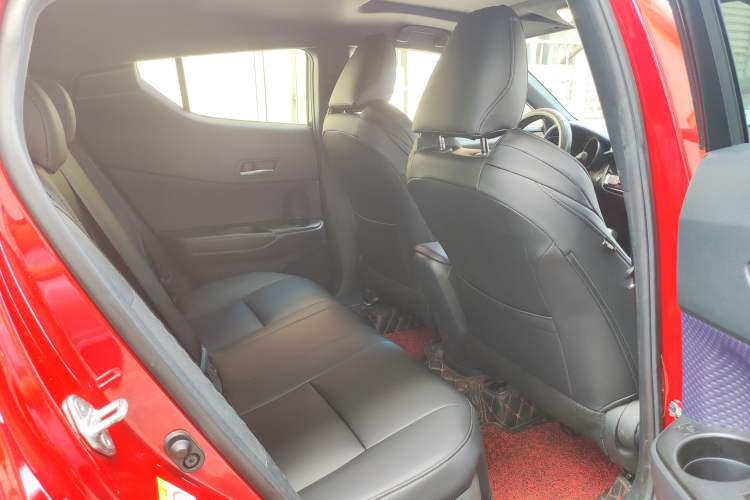 Used Toyota C-HR 2018 2.0L Leading with Sunroof China V Standard
