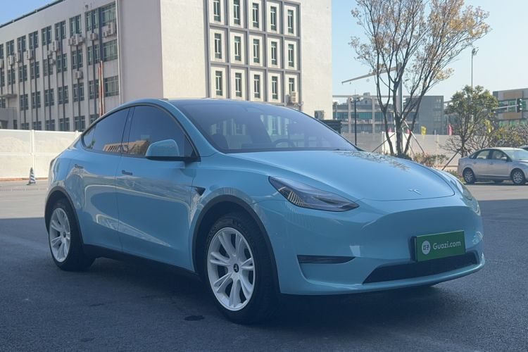 Used Tesla Model Y 2024 Long-Range All-Wheel-Drive Version
