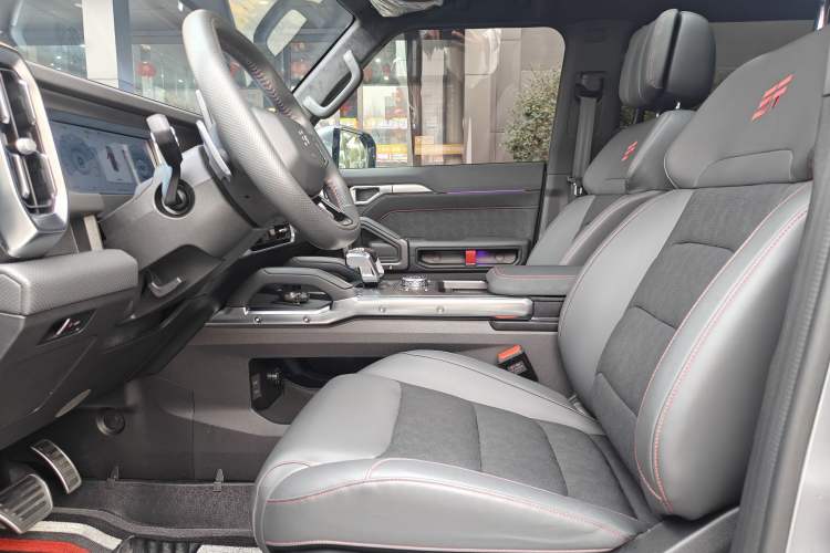 Used JETOUR Traveler 2023 2.0T All-Wheel Drive CrossPRO+
