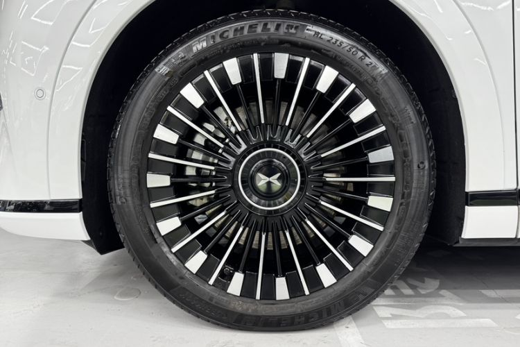 Used XPeng X9 2025 740 Ultra-Long Range Max