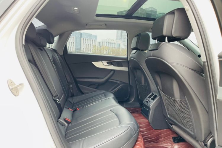 Used Audi A4L 2022 40 TFSI Luxury Dynamic Model
