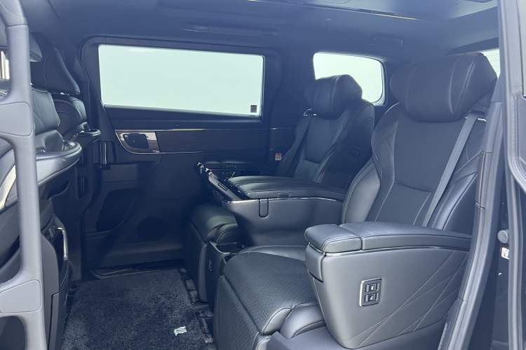 Used Toyota Alphard 2024 Dual-Engine 2.5L Prestige Edition
