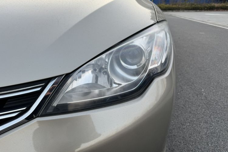 Used Roewe 360 2015 1.5L manual luxury edition
