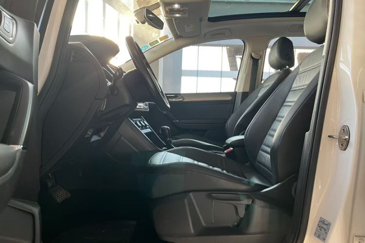 Used Volkswagen Touran 2018 Volkswagen Touran L 280TSI DSG Comfort Edition 7-seater
