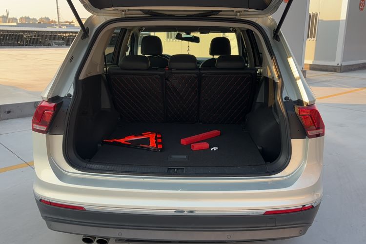 Used Volkswagen Tiguan L 2019 330TSI Automatic Two-Wheel Drive Panoramic Comfort Edition China VI Standard
