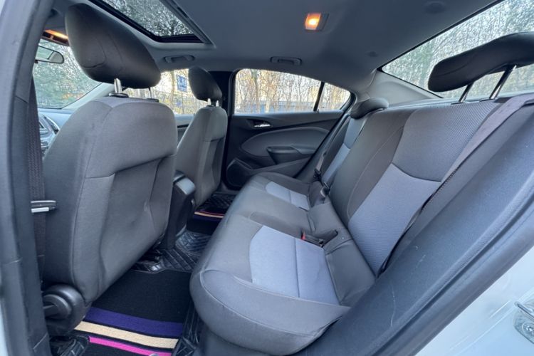 Used Chevrolet Cruze 2018 320 Automatic Pioneer Sunroof Edition
