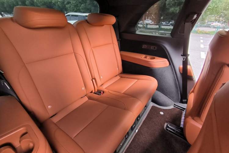 Used Li Auto L8 2023 Pro Model
