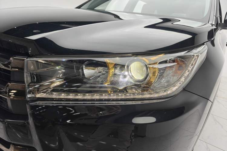 Used Toyota Highlander 2018 2.0T Four-Wheel Drive Knight Edition 7 Seats China VI Standard
