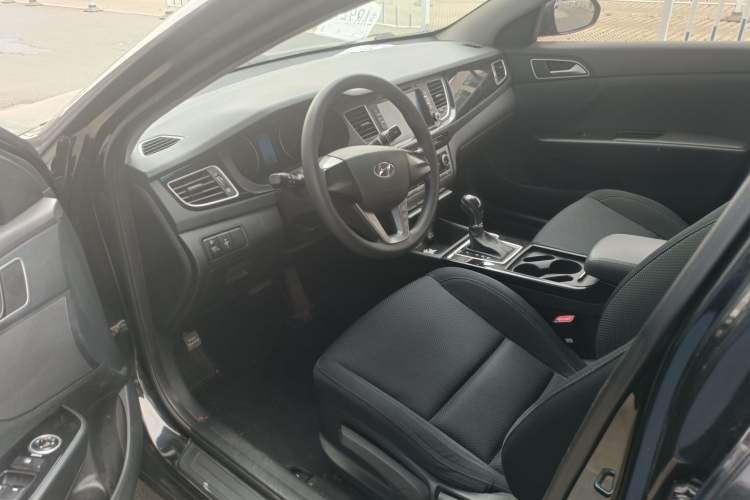 Used Hyundai Mistra 2014 1.8L Automatic Comfort Model GL
