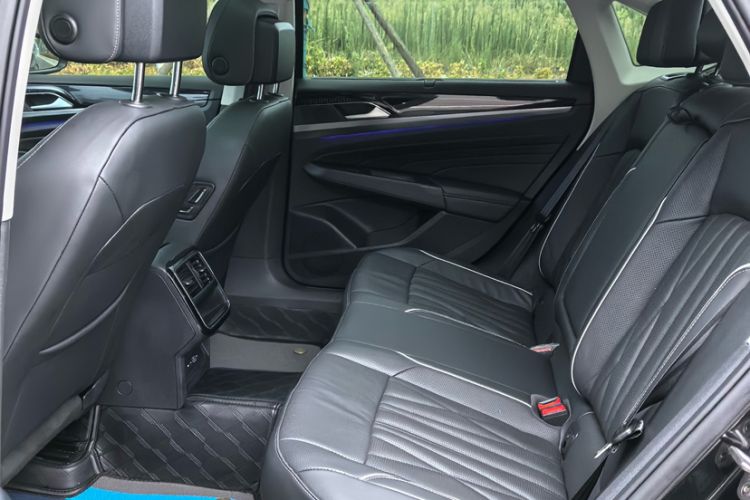 Used Volkswagen Passat 2022 330TSI Starry Luxury Edition – Exclusive Special Edition
