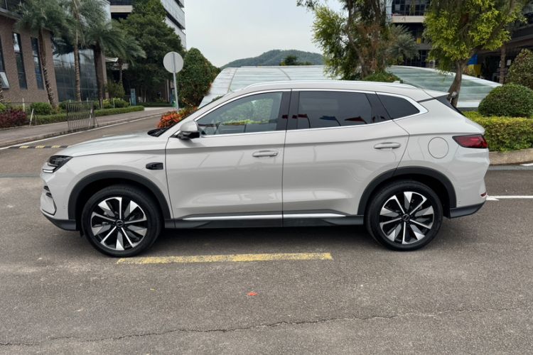 Used BYD Song PLUS New Energy 2025 EV 520km Premium Version
