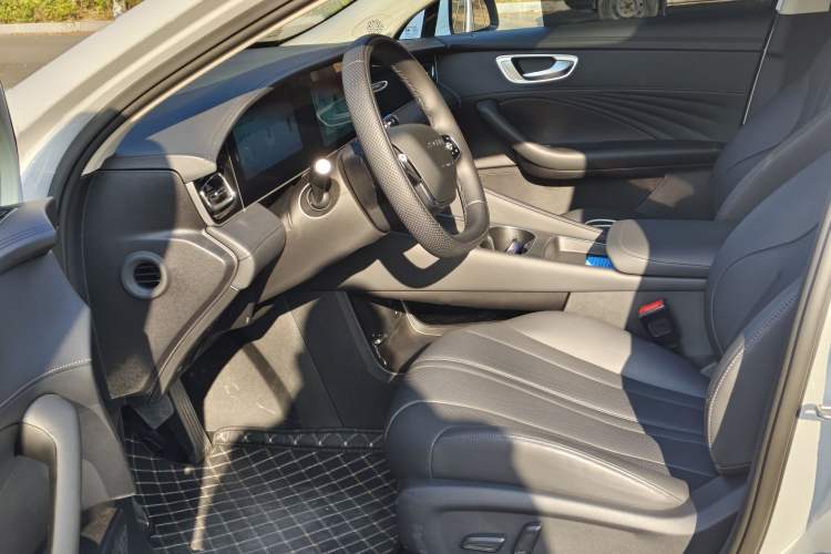 Used Roewe D7 2023 DMH 125km Superior Edition