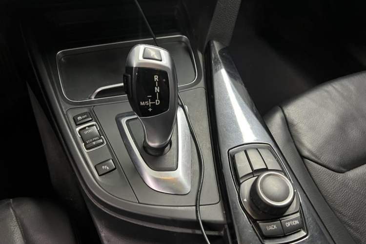 Used BMW 3 Series 2016 320Li Ambition Model
