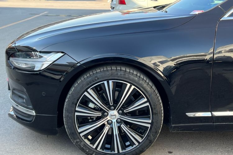 Used Volvo S90 2025 B5 Zhiya Luxury Edition
