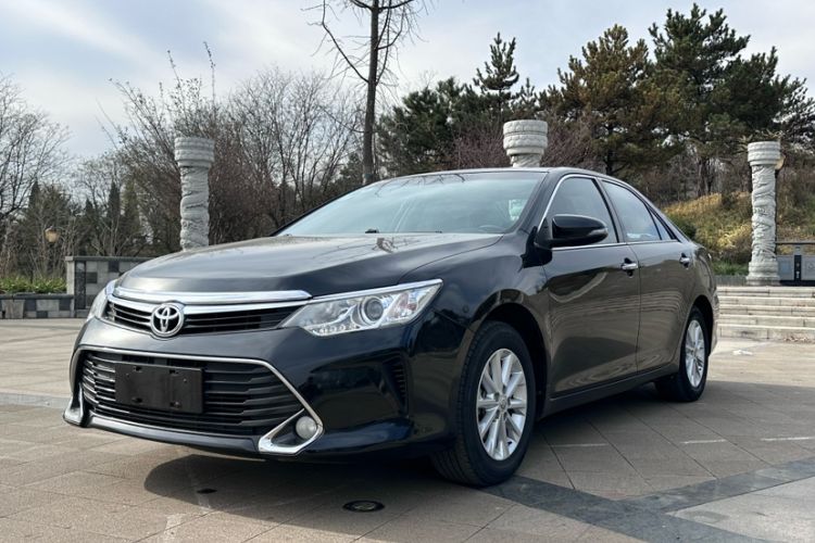 Used Toyota Camry 2016 2.0G 10th Anniversary Leading Edition
