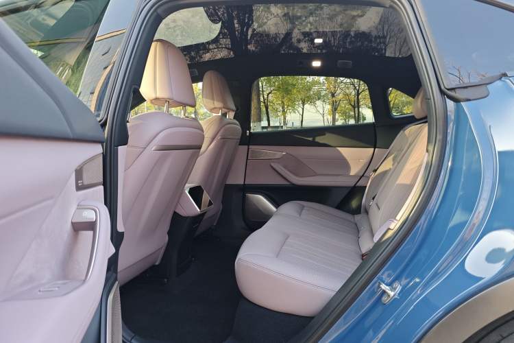 Used ONVO L60 2024 60 kWh Rear-Drive Version
