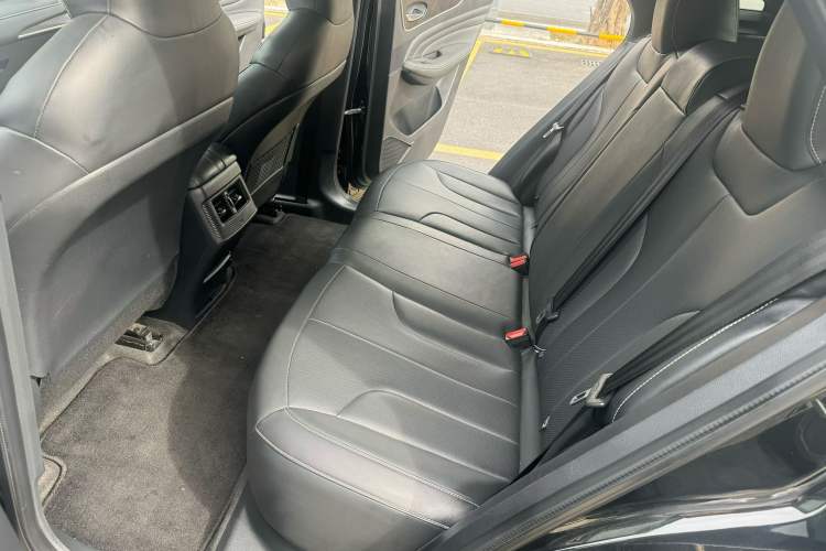 Used Venucia V DD-i 2023 60km iD Version
