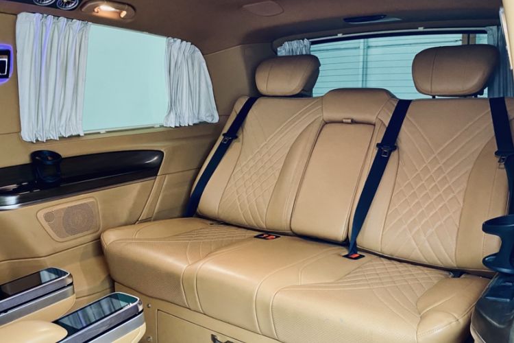 Used Mercedes-Benz V-Class 2021 V 260 Avantgarde Edition
