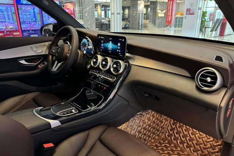 Used Mercedes-Benz GLC 2021 GLC 260 L 4MATIC Dynamic Edition
