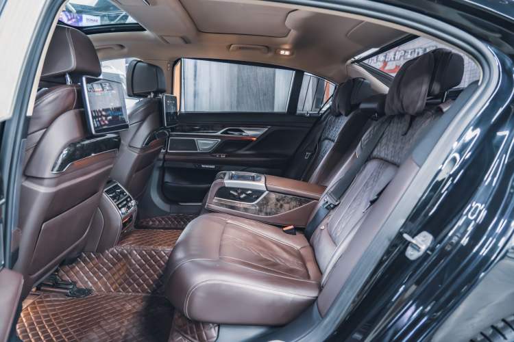 Used BMW 7 Series 2018 740Li Leading Model Excellence Package
