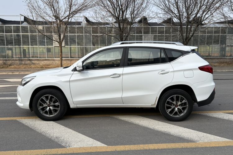 Used BYD Song 2017 Gaishi Upgrade Edition 1.5TI Manual Leading Model
