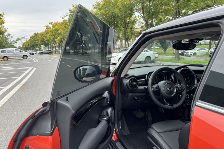 Used  MINI 2021 1.5T COOPER Classic Edition
