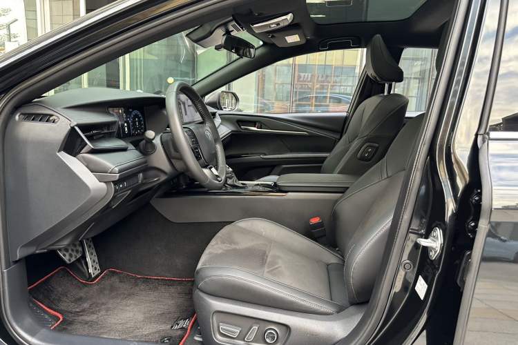 Used Toyota Camry 2024 Dual-Motor 2.0HS Sport Edition