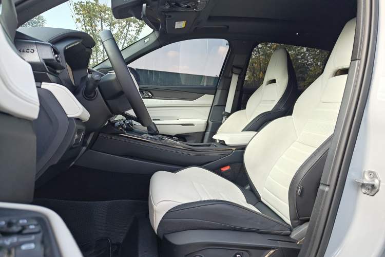 Used Lynk & Co 01 EM-P 2023 1.5TD EM-P Dawn Edition
