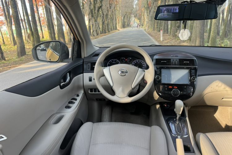 Used Nissan Tiida 2011 1.6L CVT Smart Version
