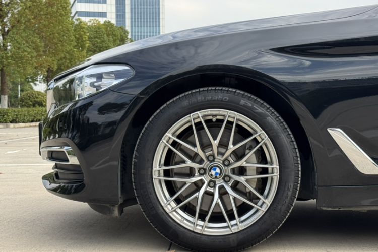 Used BMW 5 Series 2019 Facelifted 530Li Leading Edition Luxury Package
