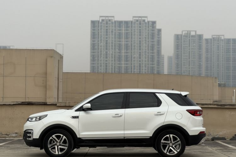 Used Changan CS55 2019 1.5T Manual Colorful Model China VI Standard
