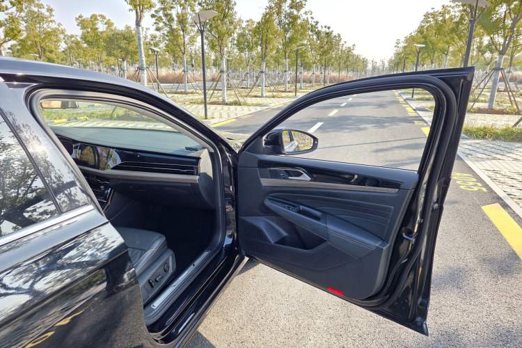 Used Volkswagen Passat 2020 330TSI Luxury Edition China VI
