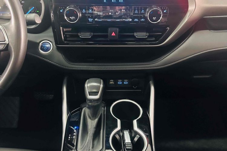 Used Toyota Highlander 2022 Dual-Engine 2.5L Four-Wheel Drive Prestige Version 7 Seats
