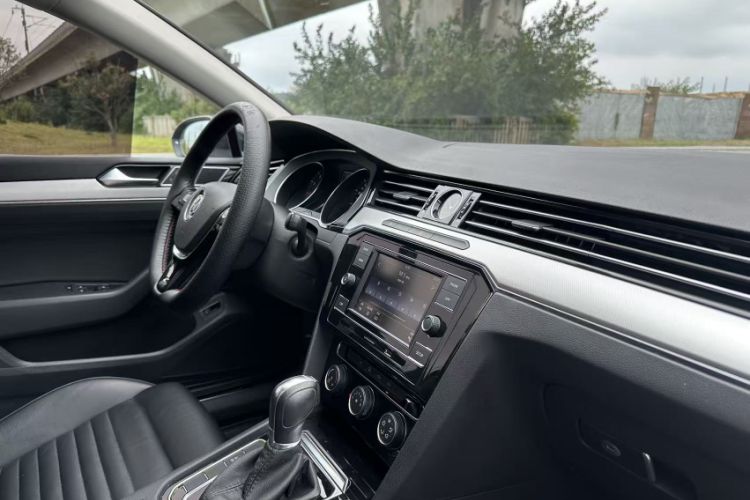 Used Volkswagen Magotan 2019 330TSI DSG Leading Model China VI Standard
